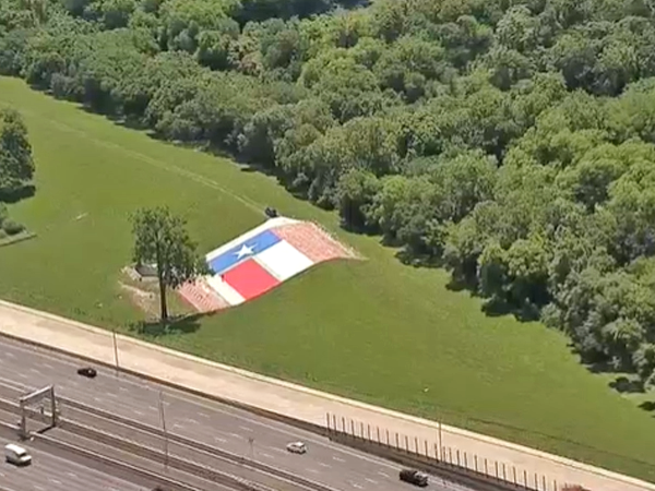 giant texas flag mural dallas 1