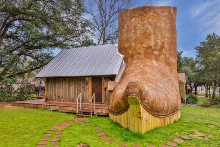 unique homes in texas cowboy boot house